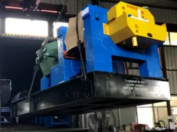 tire grinder machine loading