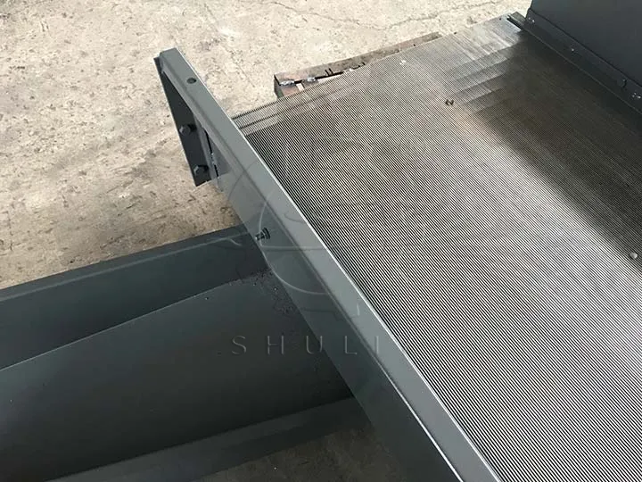 Skrini nyembamba ya kupiga kelele kwa ukubwa wa poda ya mpira katika mstari wa uzalishaji wa Shuliy.