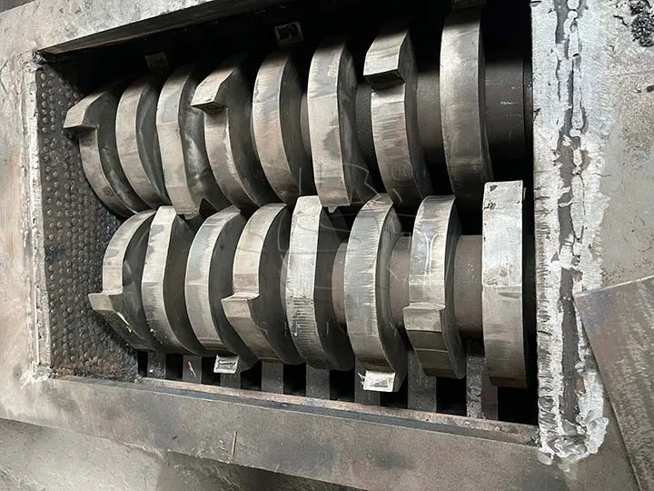 Thick alloy steel shredder cutter blades, heavy‑duty dual‑shaft shredding rotor