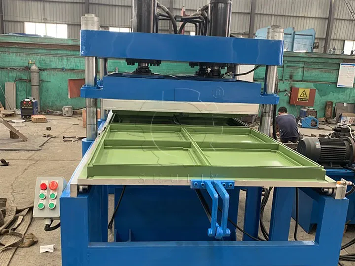 Open mold rubber mat vulcanizing machine