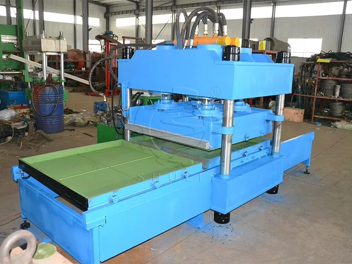 Rubber tile molding hydraulic press machine